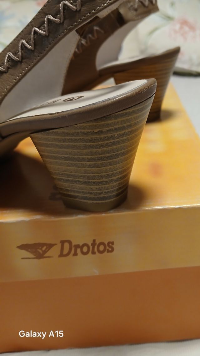 Zapatos de tacón marrones Harvey's