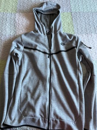 Chaqueta Nike Tech Fleece Gris
