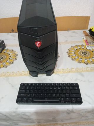 PC MSI Negro con Teclado