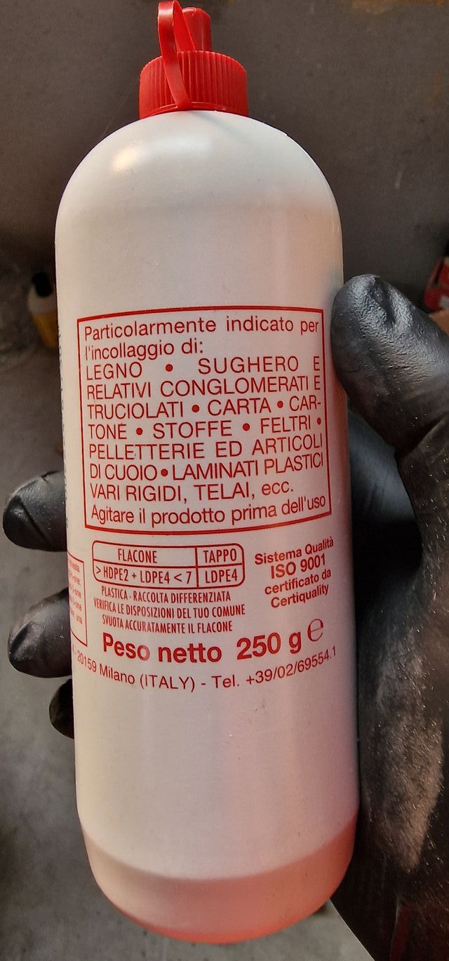 Colla vinilica «Vinavil». Incollato 250gr