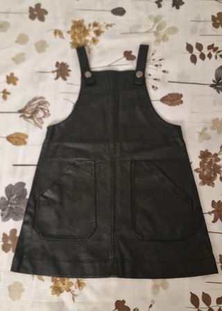 Falda Peto Cuero Negro