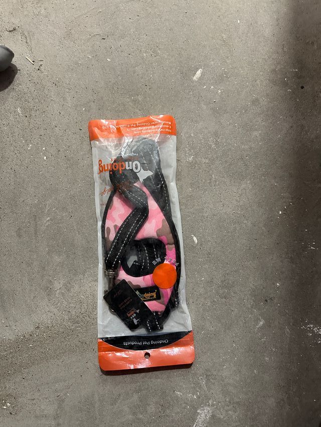 Correa y arnés rosa Ondoing para perro