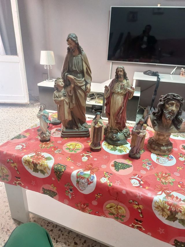 Figuras de Santos Religiosos