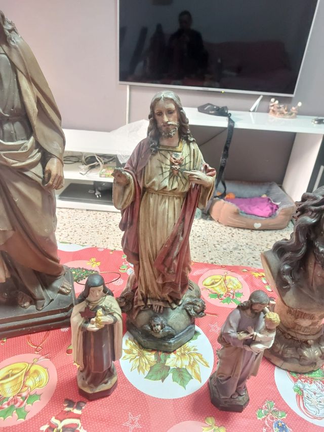 Figuras de Santos Religiosos