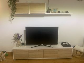 Mueble TV madera y blanco