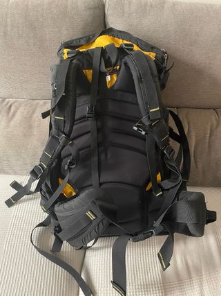 Mochila Montaña Trekking Viaje Mochilero Serratus