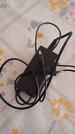 Patinete eléctrico marca "iScooter".