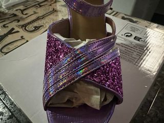 Zapatos de fiesta con purpurina nuevos