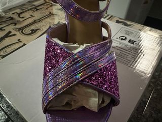 Zapatos de fiesta con purpurina nuevos