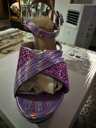 Zapatos de fiesta con purpurina nuevos