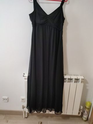 Vestido negro de gasa