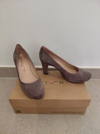 Zapatos de tacón UNISA marrones