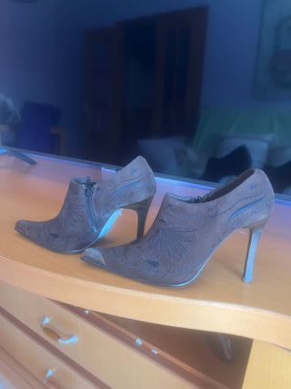 Zapatos de tacón alto en color marrón