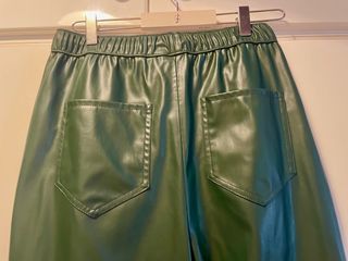 Pantalón Zara Verde Efecto Piel