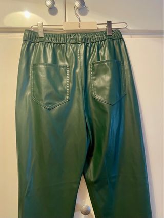 Pantalón Zara Verde Efecto Piel