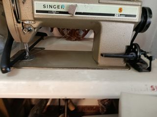 Máquina de coser industrial Singer 591