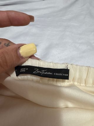 Falda plisada beige