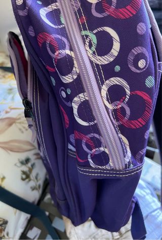 Mochila Kappa Morada con Diseño de Círculos