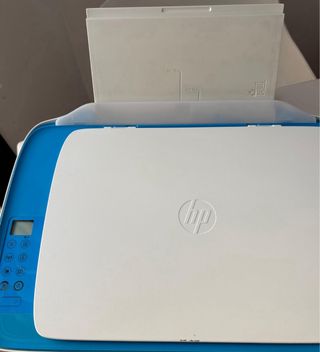 Impresora HP Deskjet Azul y Blanca