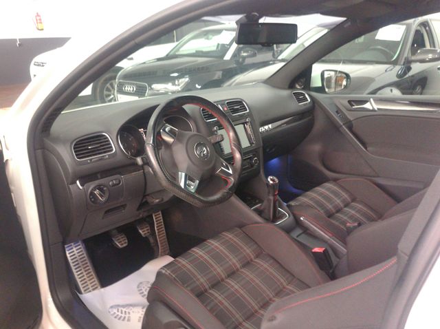 VOLKSWAGEN Golf 2.0 TFSI GTI