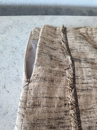 Falda beige y marrón con flecos