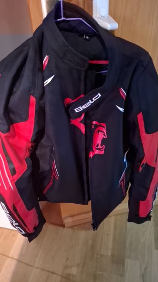 Chaqueta Bela Negra y Roja Talla S
