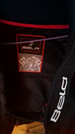 Chaqueta Bela Negra y Roja Talla S