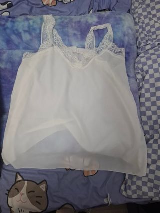 Top blanco con encaje