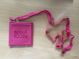 Cartera Nina Ricci Parfums