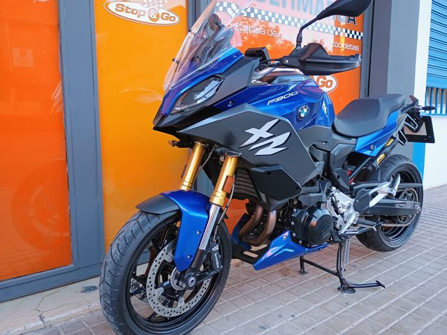 BMW F900 XR Azul