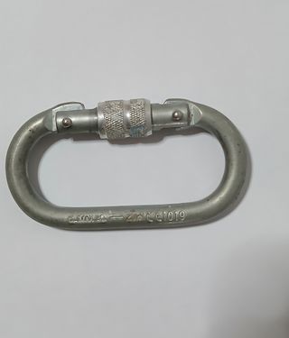 Mosquetón de seguridad ovalado