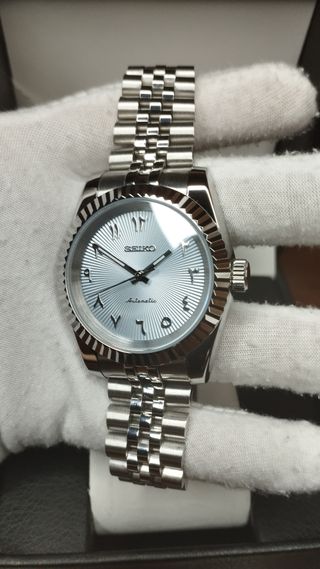 Reloj Seiko Mod Datejust Jubilee Arabic Azul Cielo