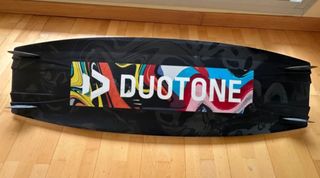 Tabla Kitesurf Duotone Jaime SLS Carbono 139cm