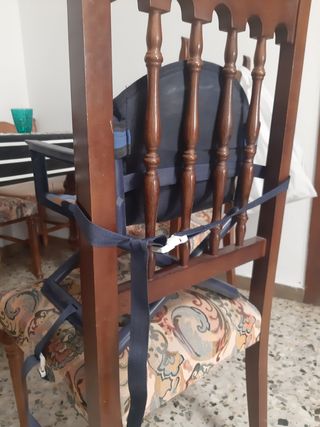 Sillita para comer bebé en mesa