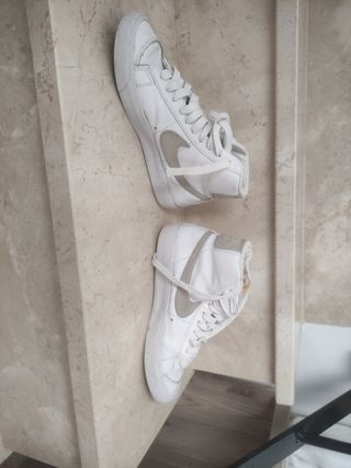 Zapatillas Nike Blazer Blancas y Grises