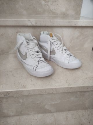 Zapatillas Nike Blazer Blancas y Grises