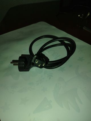 Cable de alimentación C5 a Schuko
1 m
Desconozco m