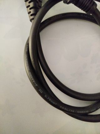 Cable de alimentación C5 a Schuko
1 m
Desconozco m