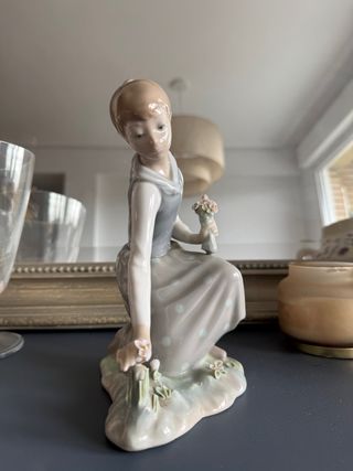 Figura Lladró Porcelana Niña Flores