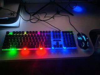 Teclado y Ratón Gaming Retroiluminado