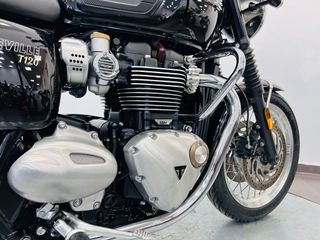 Triumph Bonneville T120 2023 Negra