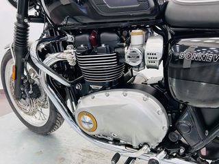 Triumph Bonneville T120 2023 Negra