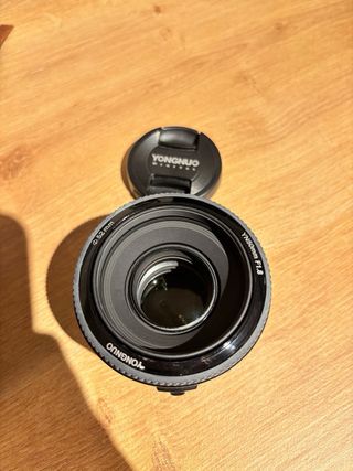 Cámara Canon EOS 1300D + 2 objetivos + accesorios