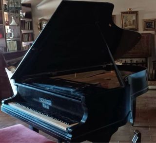 Piano de media cola Blüthner Leipzig Alemán.