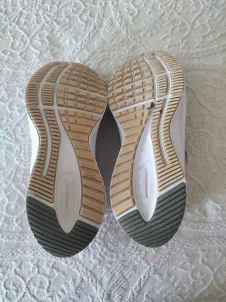 Zapatillas Nike Quest 40.5 Running