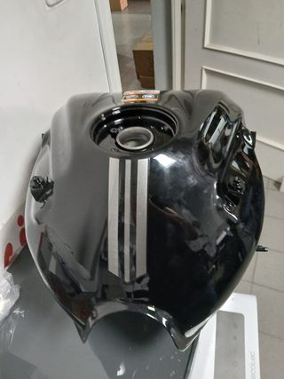 Depósito combustible Kawasaki Versys 650 2024