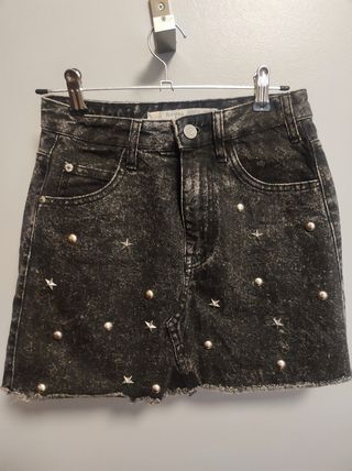 Falda vaquera Bershka tachuelas estrellas
