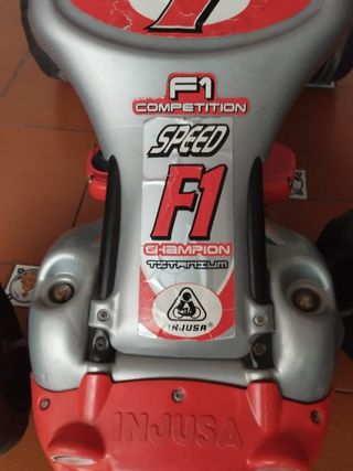 Coche de pedales F1. 