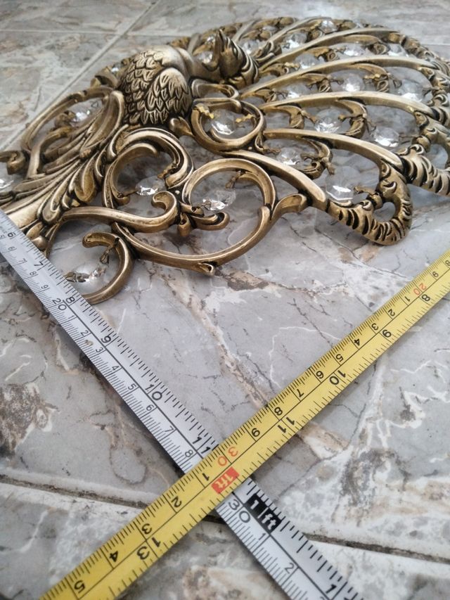 Lampada da parete decorativa in metallo e vetro