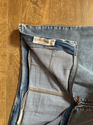 Falda vaquera elástica con abertura